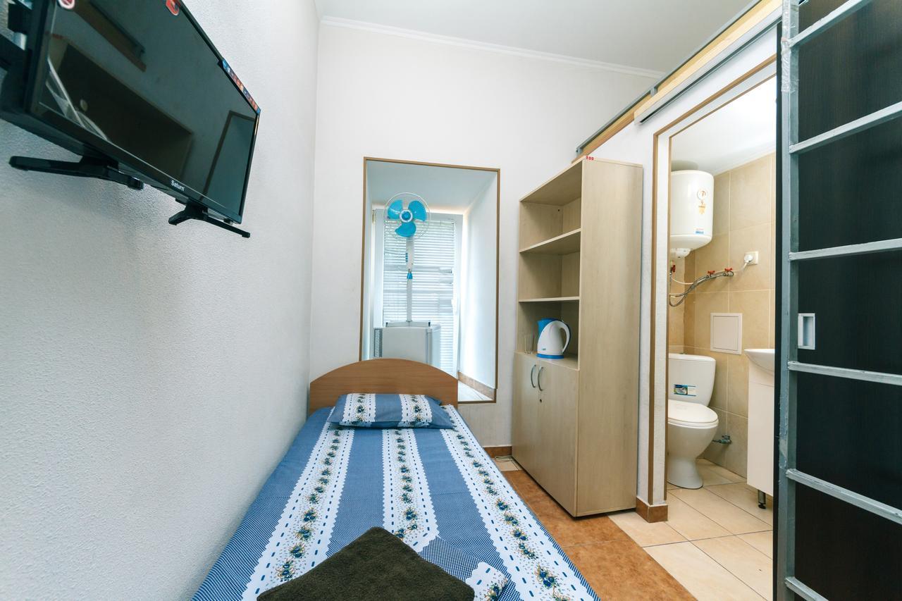 Small Room Near Independence Square Kiev Esterno foto