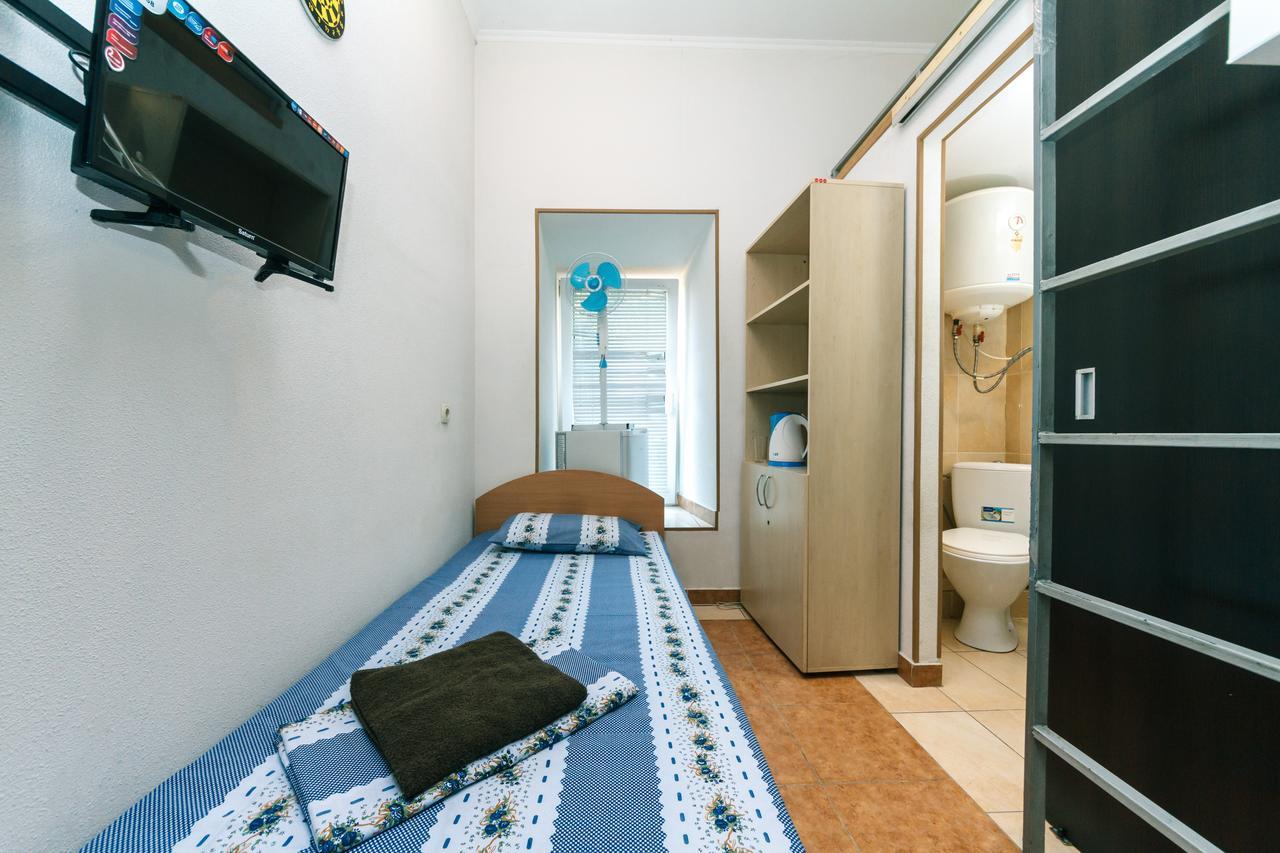 Small Room Near Independence Square Kiev Esterno foto
